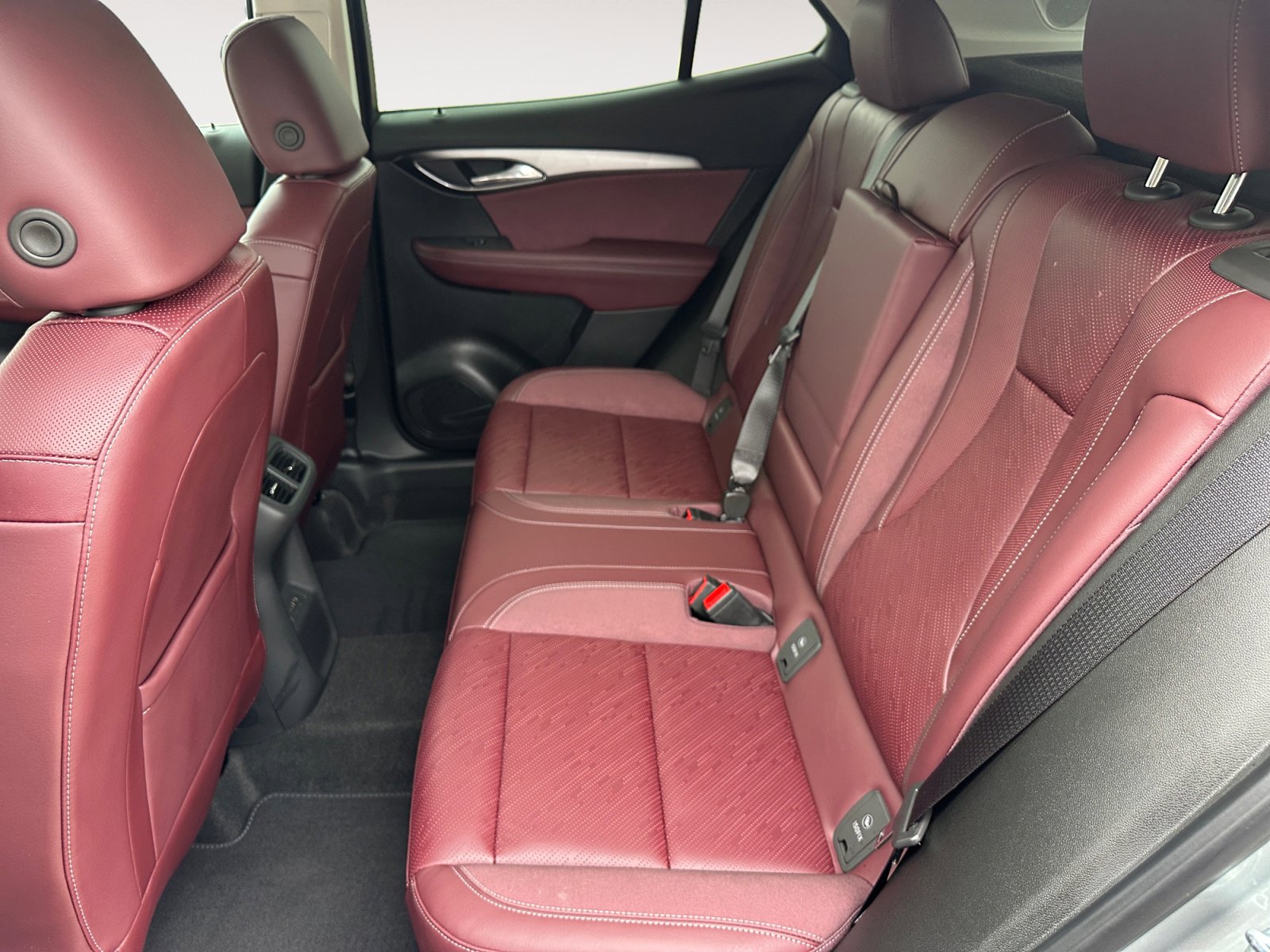Used 2025 Buick Envision Sport Touring AWD/4WD image 24