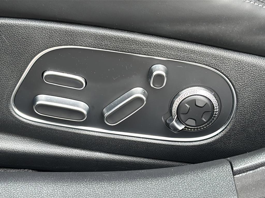 Used 2024 Genesis G90 3.5T image 20