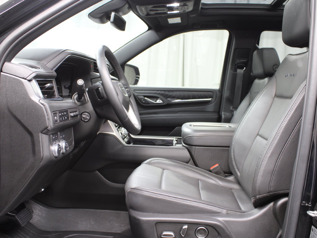 Used 2023 GMC Yukon Denali w/ LPO, Floor Liner Package AWD/4WD image 12
