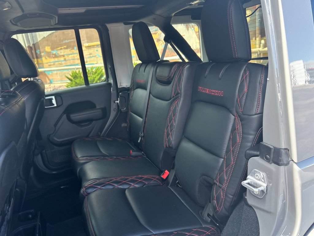 Used 2023 Jeep Wrangler Unlimited Rubicon w/ Cold Weather Group AWD/4WD image 18