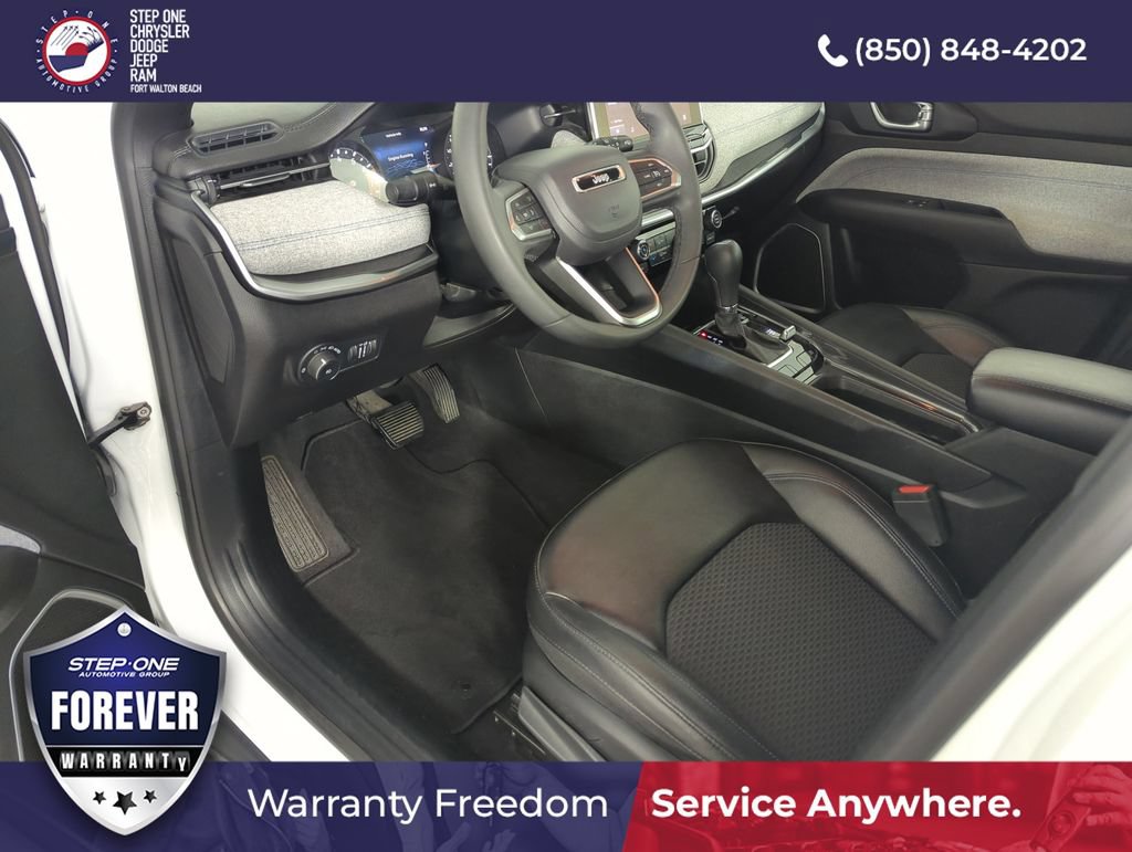 Used 2024 Jeep Compass Latitude AWD/4WD image 10