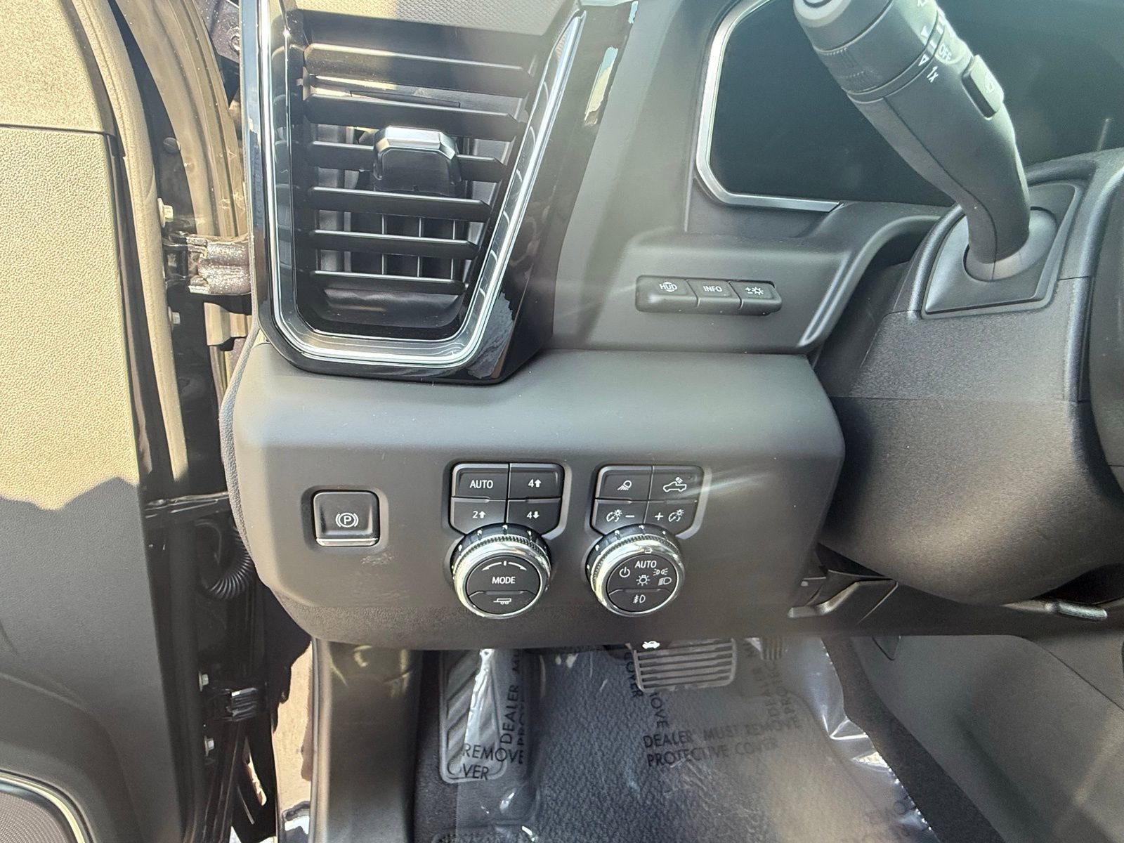 New 2026 GMC Sierra 2500 Denali w/ Denali Reserve Package image 15