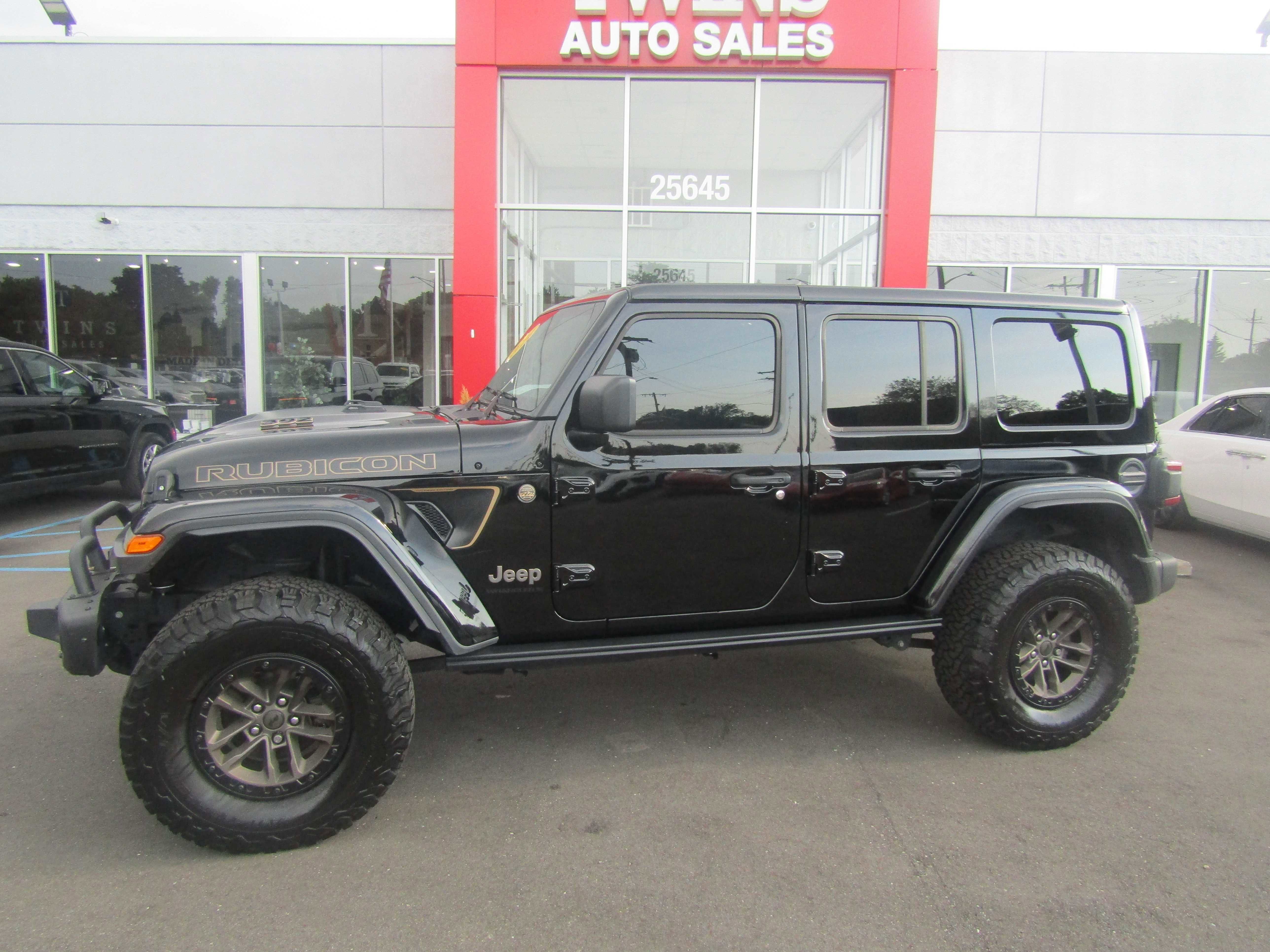 Used 2024 Jeep Wrangler Unlimited Rubicon 392 image 2