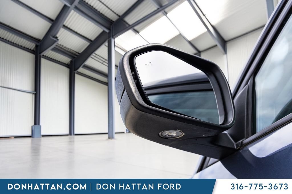 Used 2021 Ford Explorer XLT AWD/4WD image 35