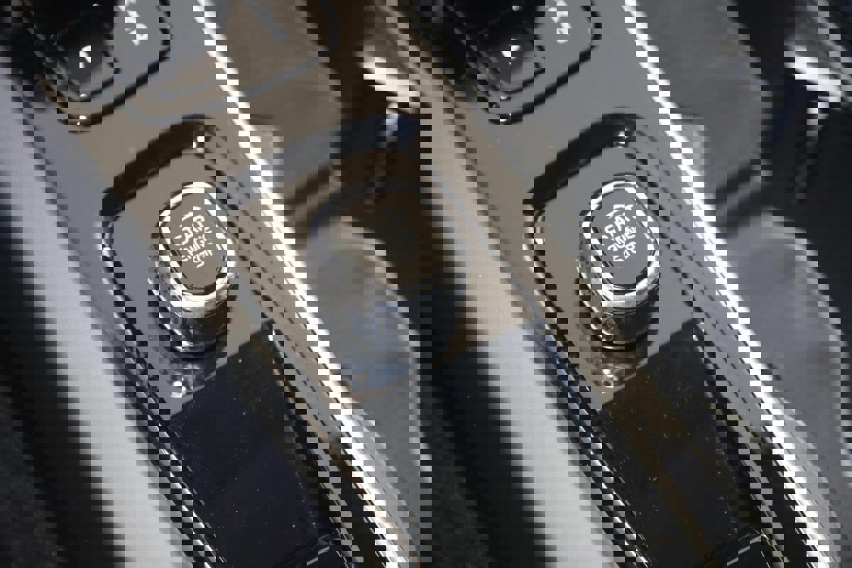 Used 2024 Volvo V60 B5 Cross Country Plus image 28