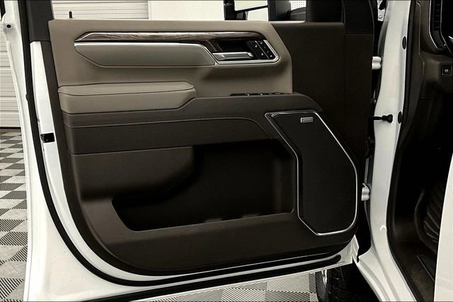 Used 2025 Chevrolet Silverado 2500 LTZ w/ LTZ Convenience Package AWD/4WD image 20