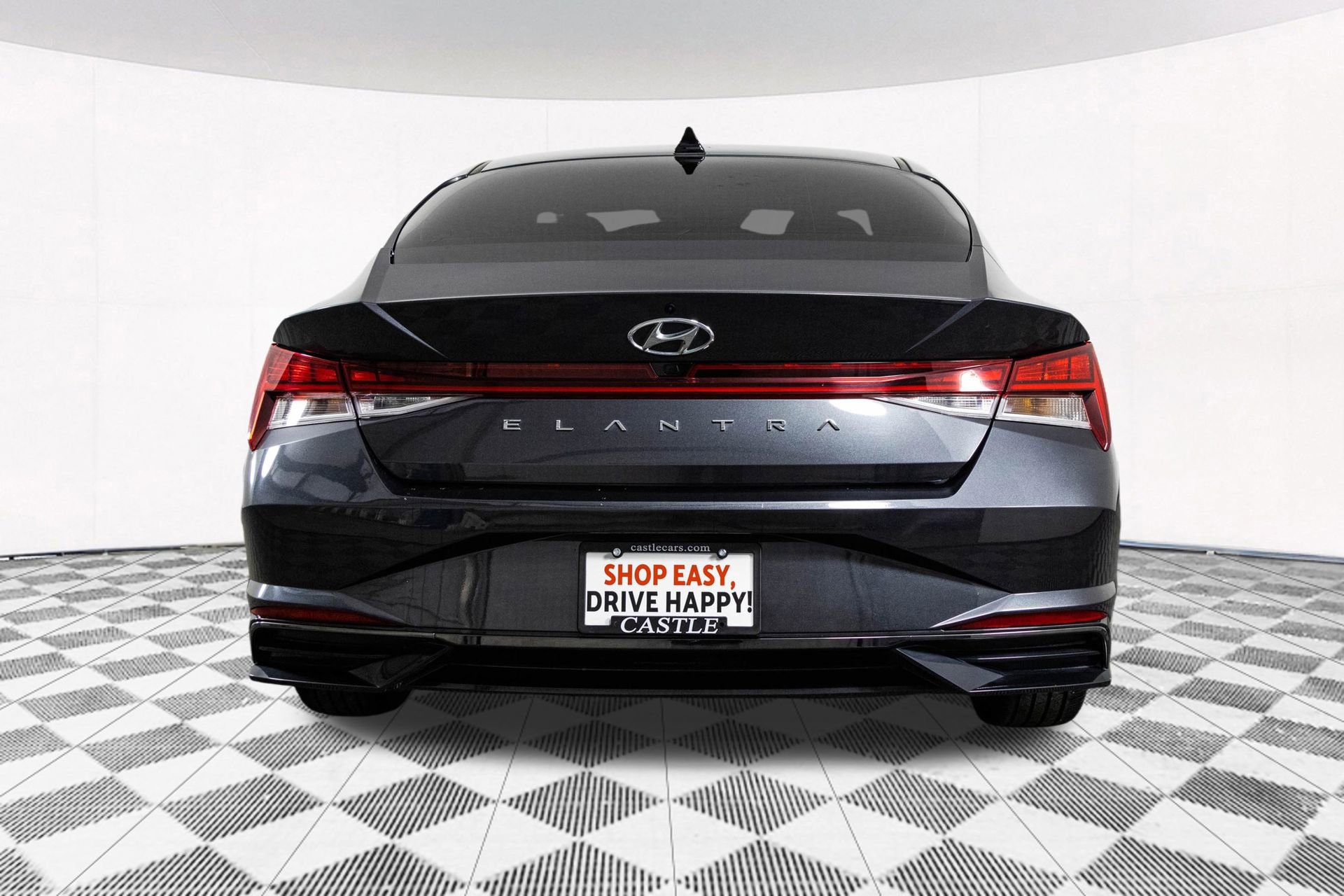 Used 2022 Hyundai Elantra SEL w/ Convenience + Premium Package FWD image 13