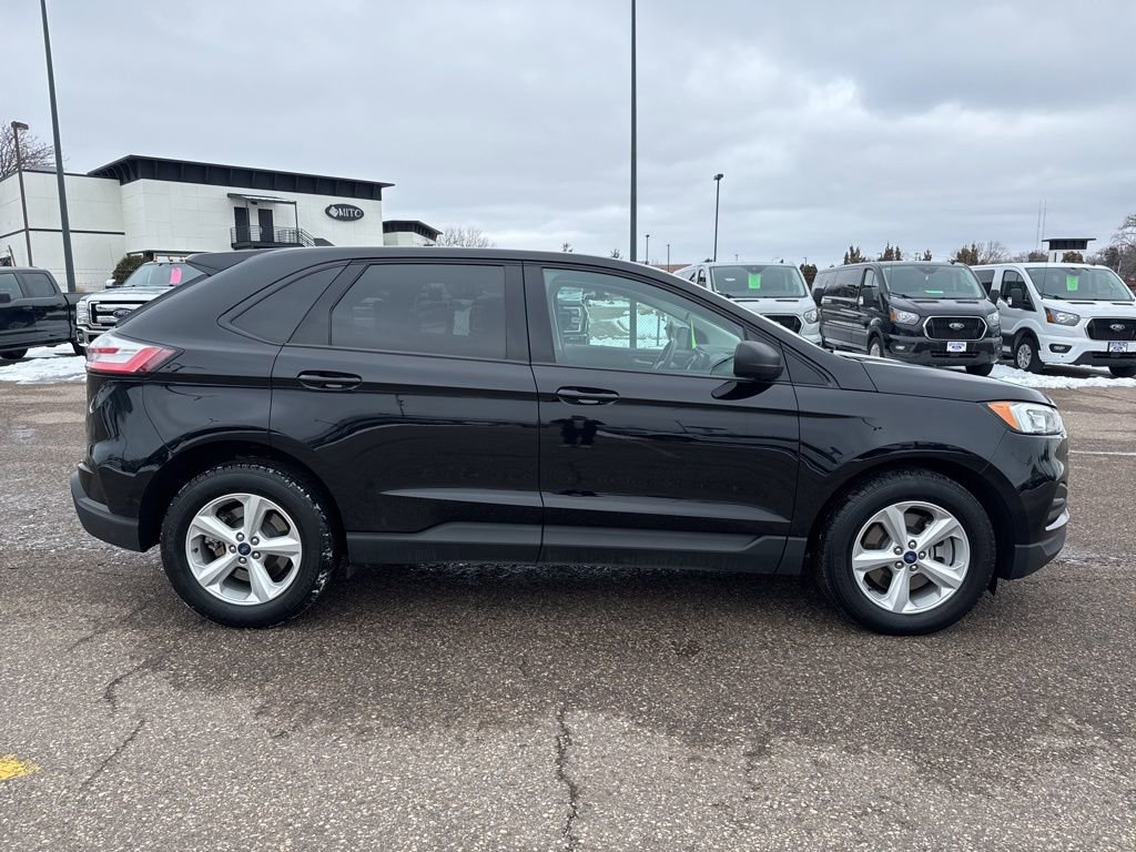 Used 2021 Ford Edge SE image 9