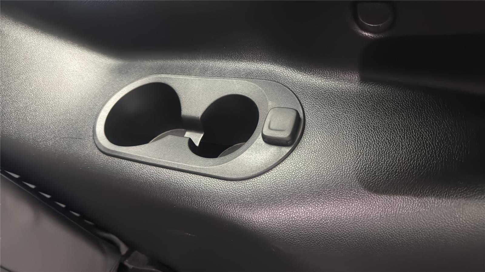 Used 2020 Cadillac Escalade Platinum w/ Escalade Sport Edition AWD/4WD image 13