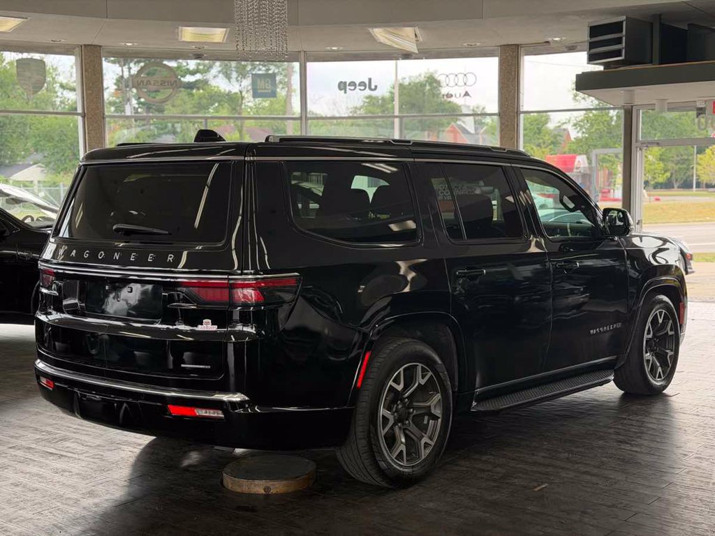 Used 2024 Jeep Wagoneer Series III AWD/4WD image 7