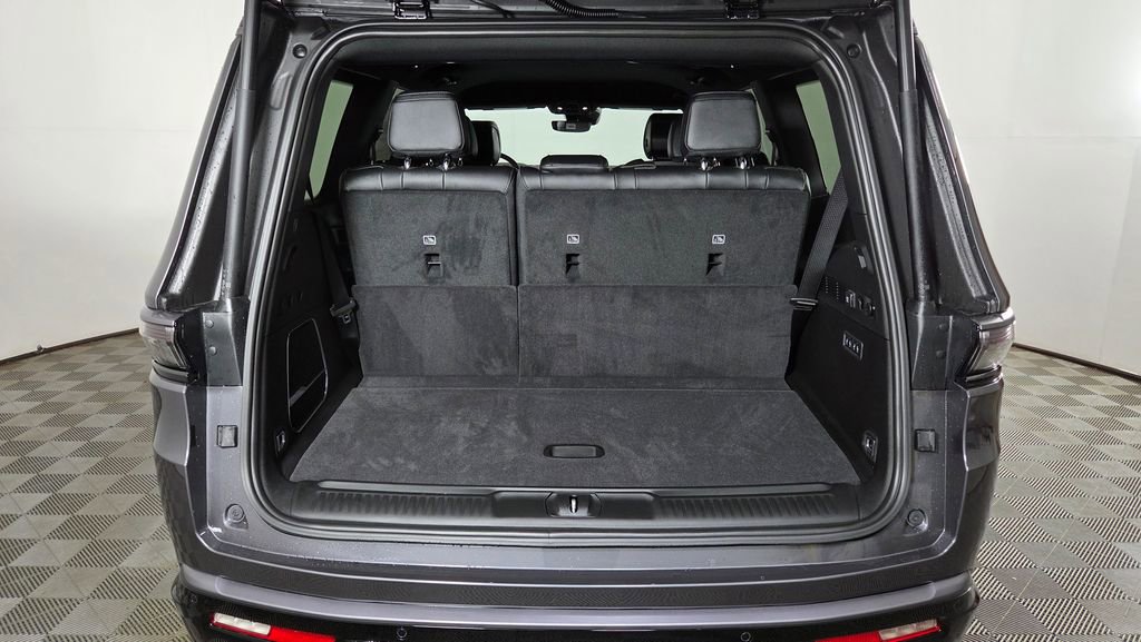 New 2026 Jeep Grand Wagoneer Limited image 9