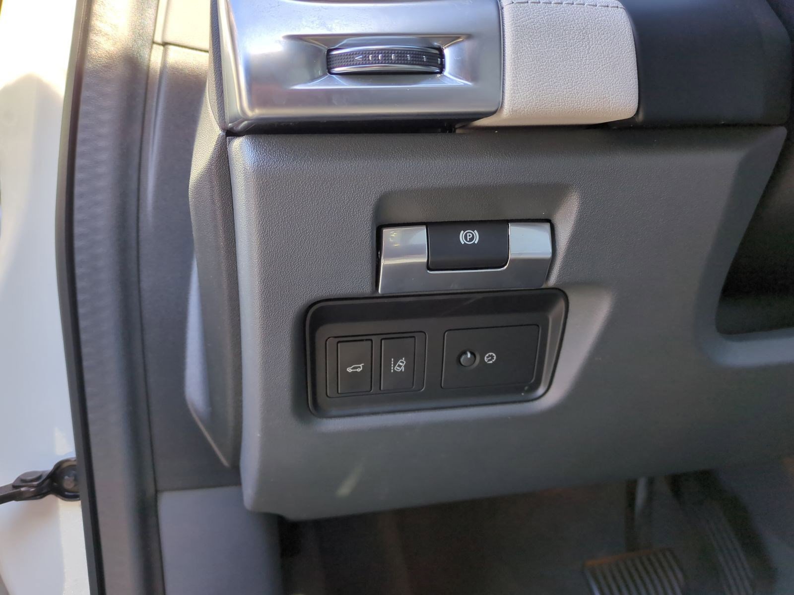 Used 2020 Jaguar E-PACE SE image 17