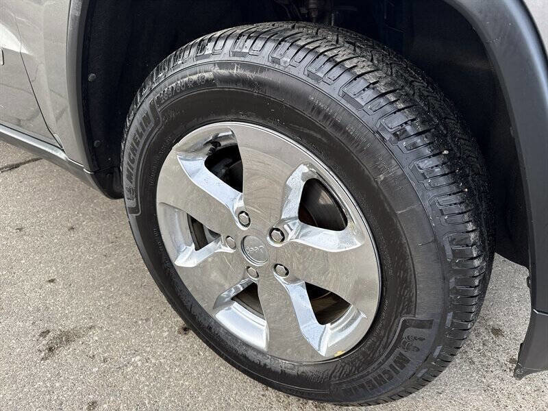 Used 2012 Jeep Grand Cherokee Laredo image 13