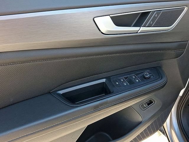 Used 2024 Volkswagen Atlas Cross Sport SE FWD image 12
