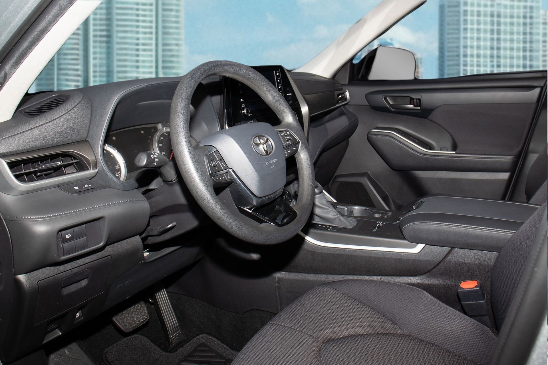 Used 2020 Toyota Highlander L image 5