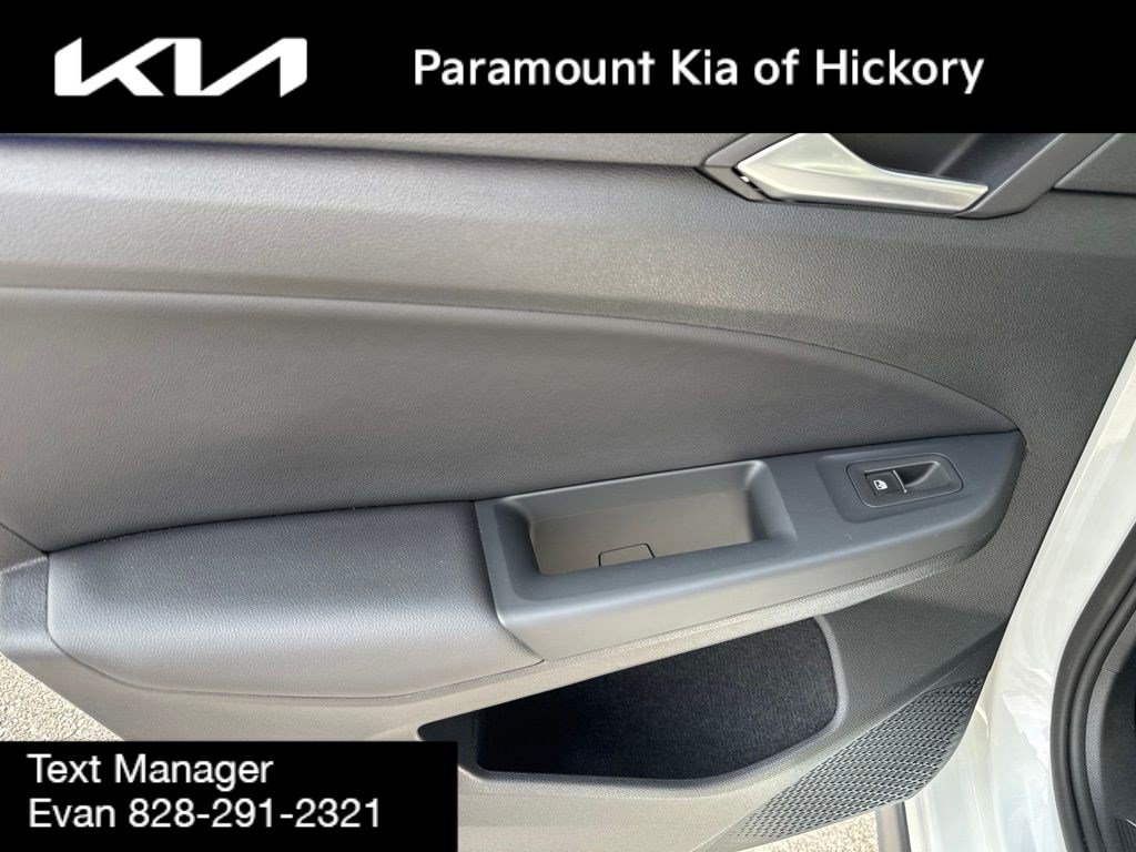 Used 2022 Volkswagen GTI SE FWD image 12