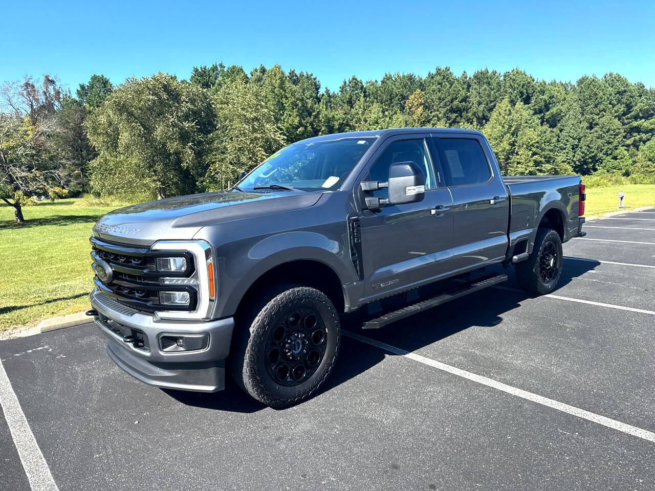 Used 2023 Ford F250 Lariat w/ Black Appearance Package image 11