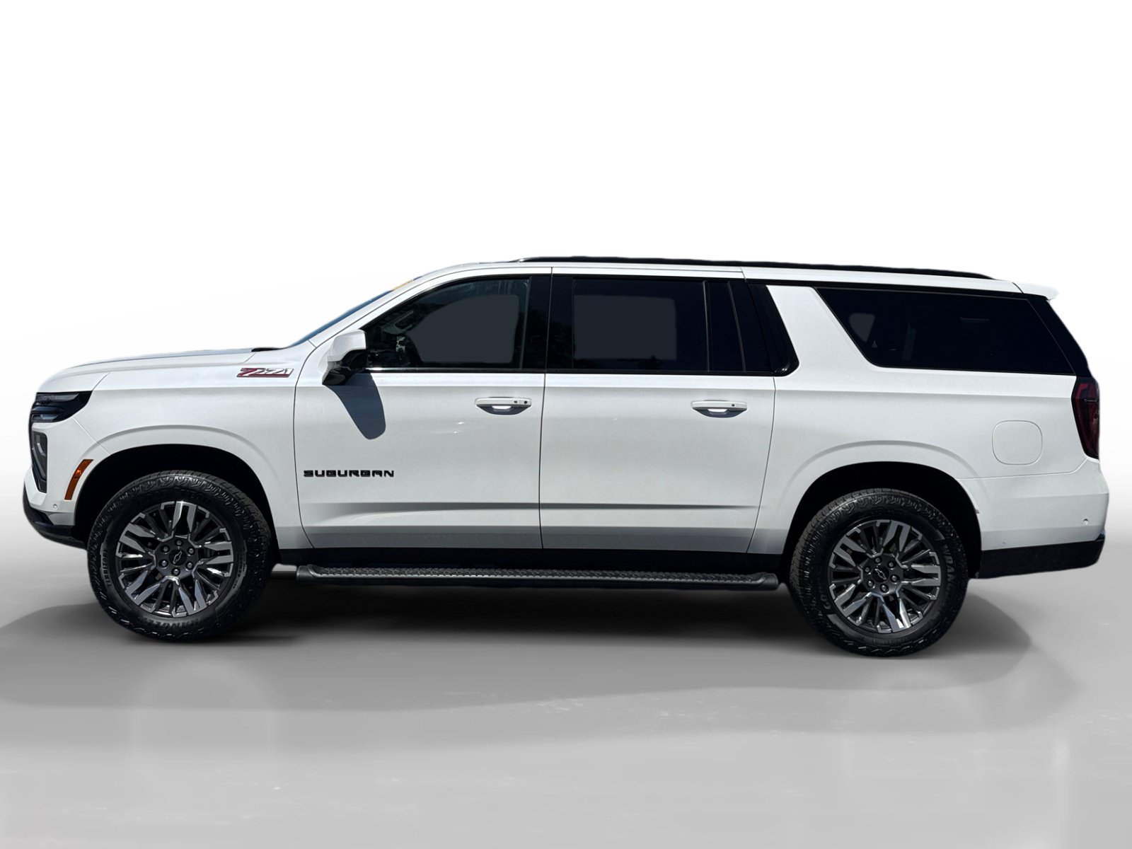Used 2025 Chevrolet Suburban Z71 AWD/4WD image 2