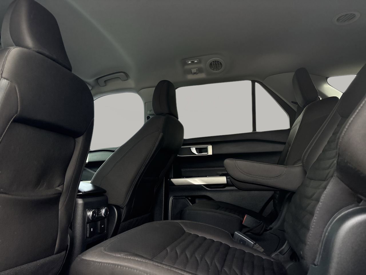 Used 2021 Ford Explorer XLT image 17