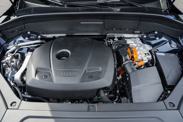 New 2026 Volvo XC90 T8 Plus w/ Protection Package Premier AWD/4WD image 19