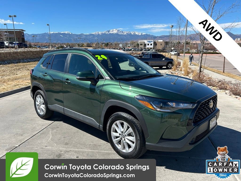 Used 2024 Toyota Corolla Cross LE image 1