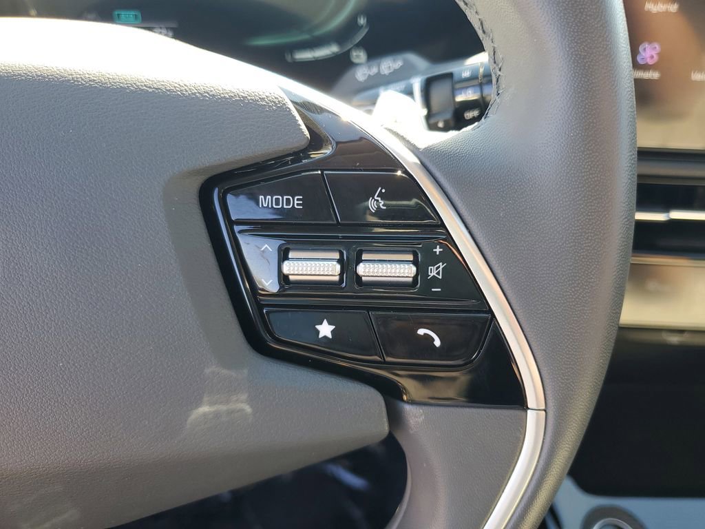 Used 2023 Kia Niro EX FWD image 13