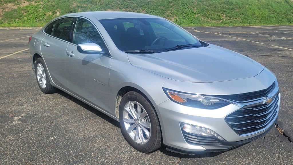 Used 2020 Chevrolet Malibu LT image 2