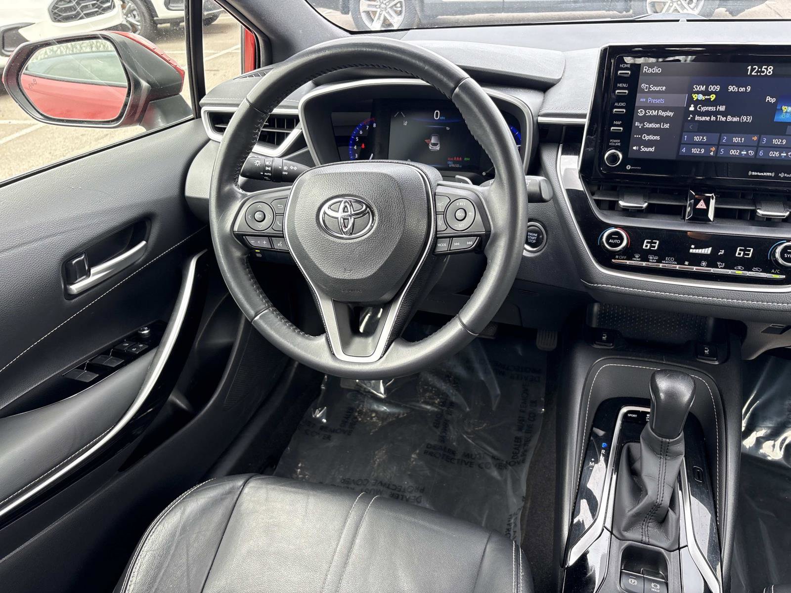 Used 2020 Toyota Corolla XSE image 27