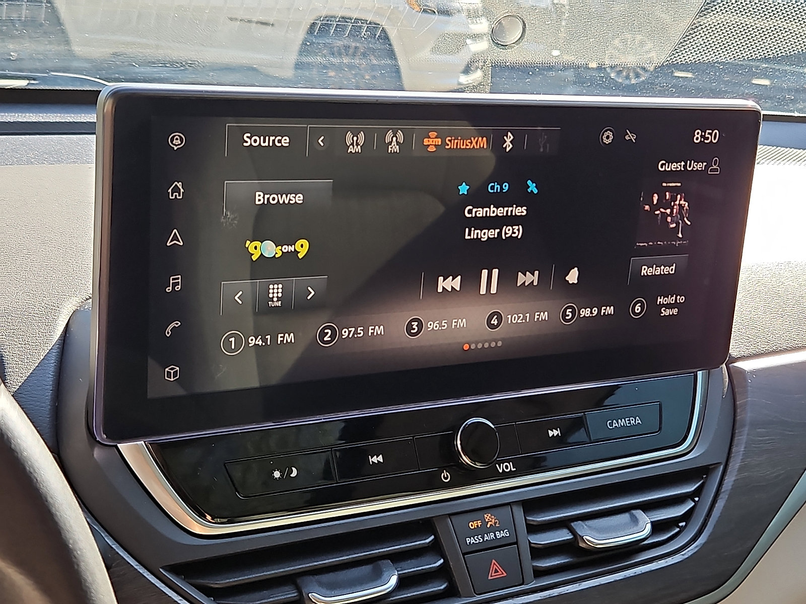Certified 2023 Nissan Altima 2.5 SV w/ SV Premium Package FWD image 18