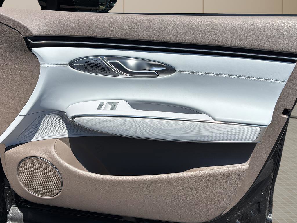 Certified 2026 Genesis GV70 2.5T Advanced AWD/4WD image 33