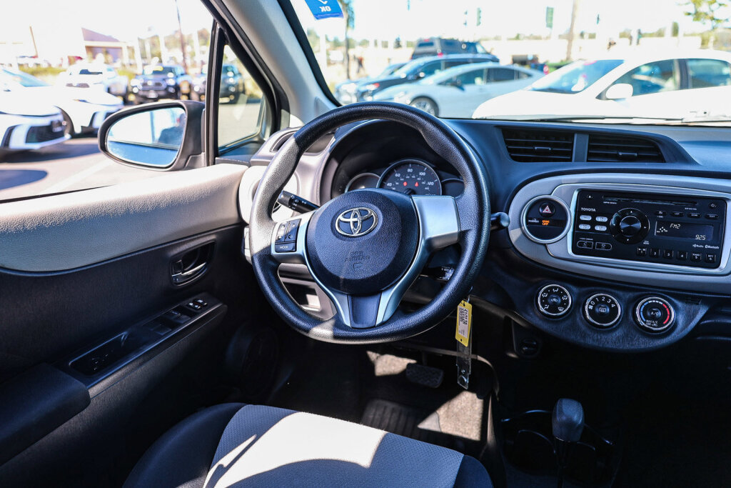 Used 2013 Toyota Yaris LE image 16