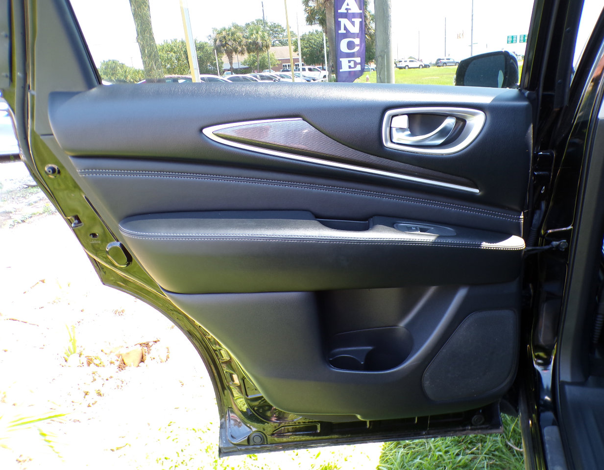 Used 2016 INFINITI QX60 AWD w/ Premium Plus Package image 43