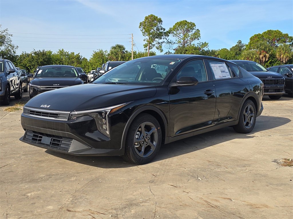 New 2025 Kia K4 LXS image 4