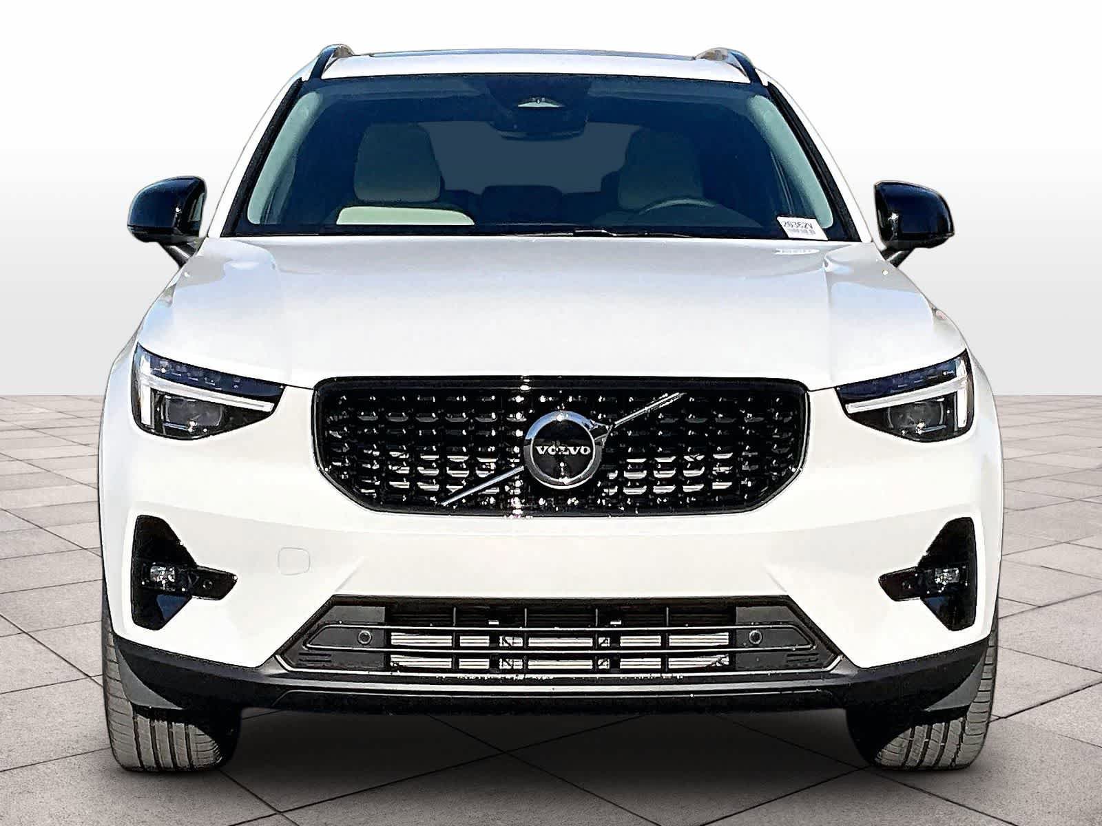 New 2026 Volvo XC40 B5 Plus w/ Protection Package Premier image 5