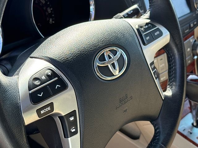 Used 2011 Toyota Highlander Limited w/ Tow Pkg FWD image 22