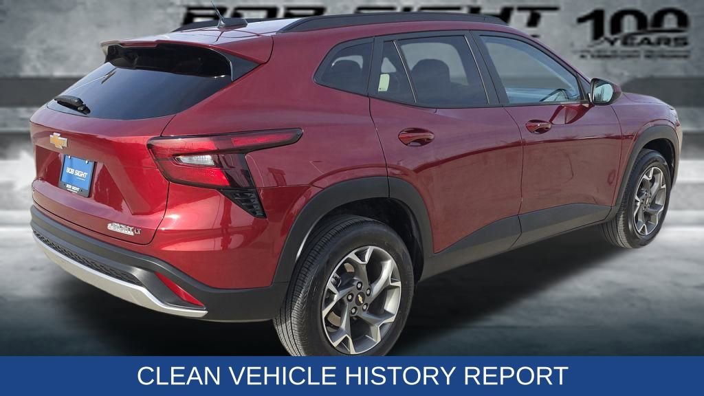 Used 2025 Chevrolet Trax LT w/ LT Convenience Package image 6