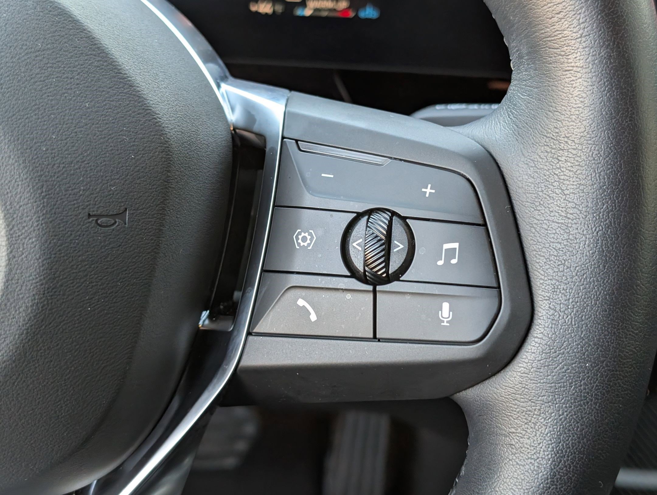 Certified 2025 BMW X1 xDrive28i w/ Technology Package image 22