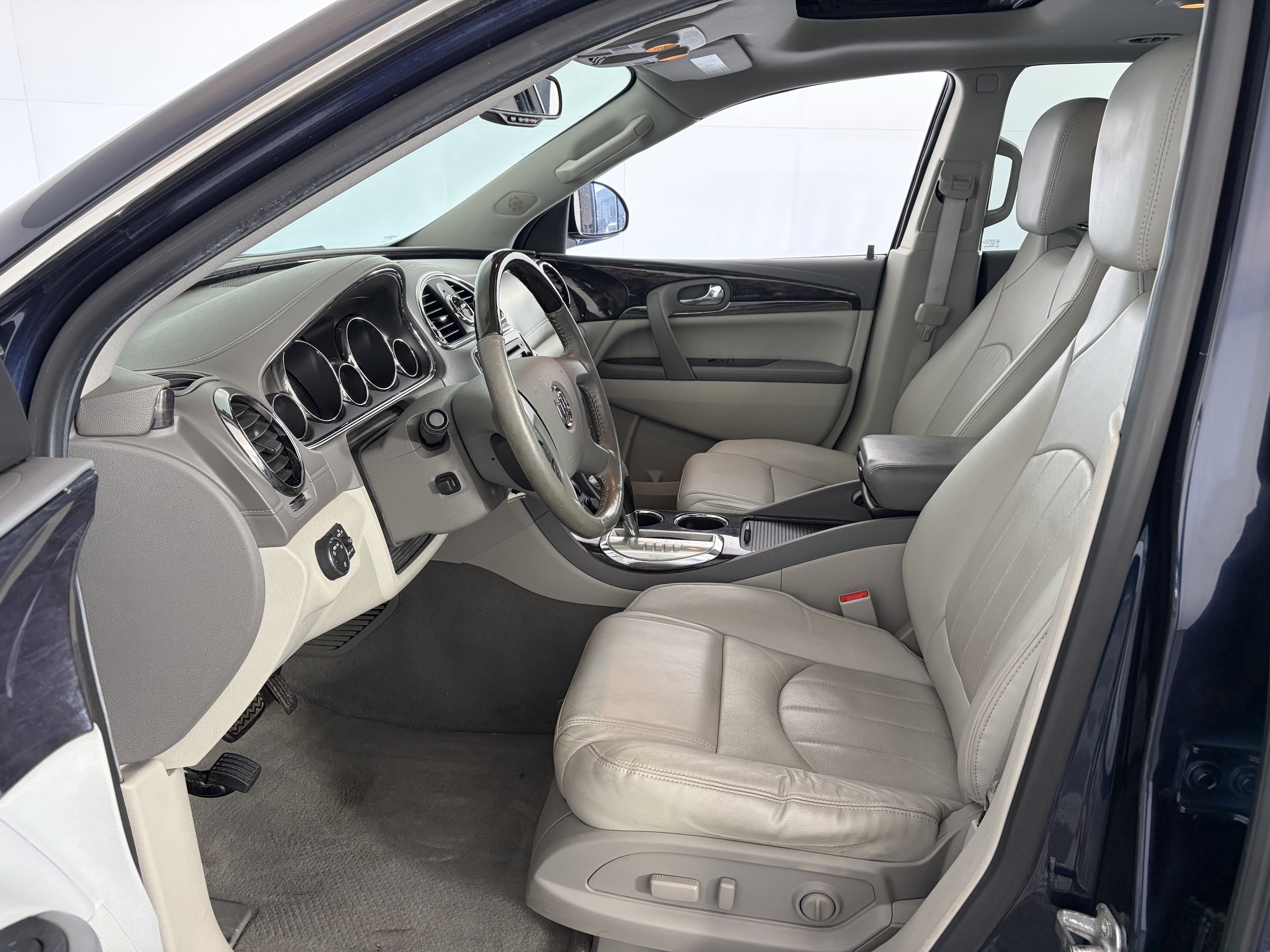 Used 2017 Buick Enclave Premium w/ Experience Buick Package AWD/4WD image 6