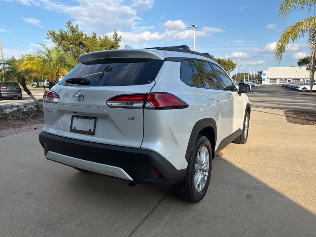 Used 2024 Toyota Corolla Cross LE image 9