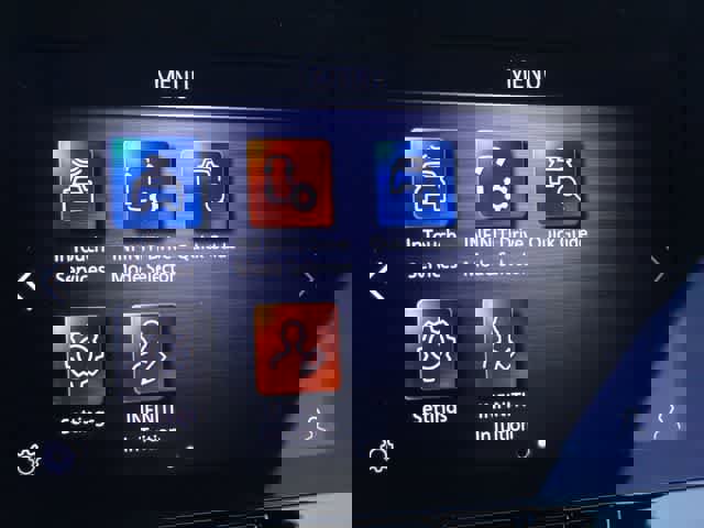 Certified 2022 INFINITI Q60 Red Sport 400 w/ Carbon Fiber Package image 28