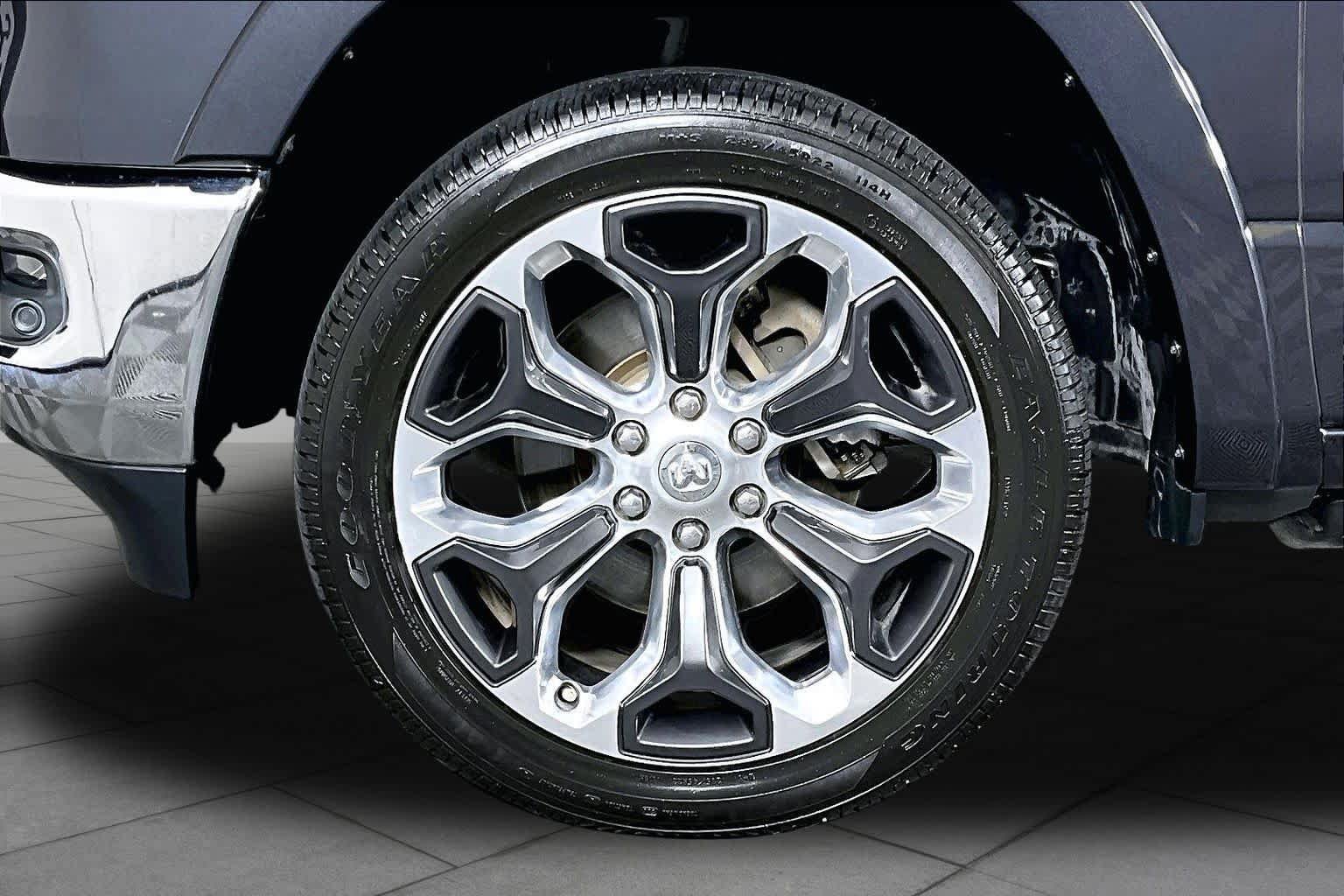 Used 2019 RAM 1500 Limited AWD/4WD image 9