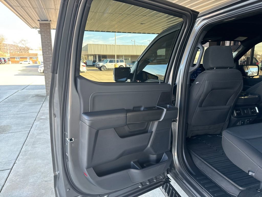 Used 2023 Ford F150 XLT w/ Equipment Group 302A High image 17