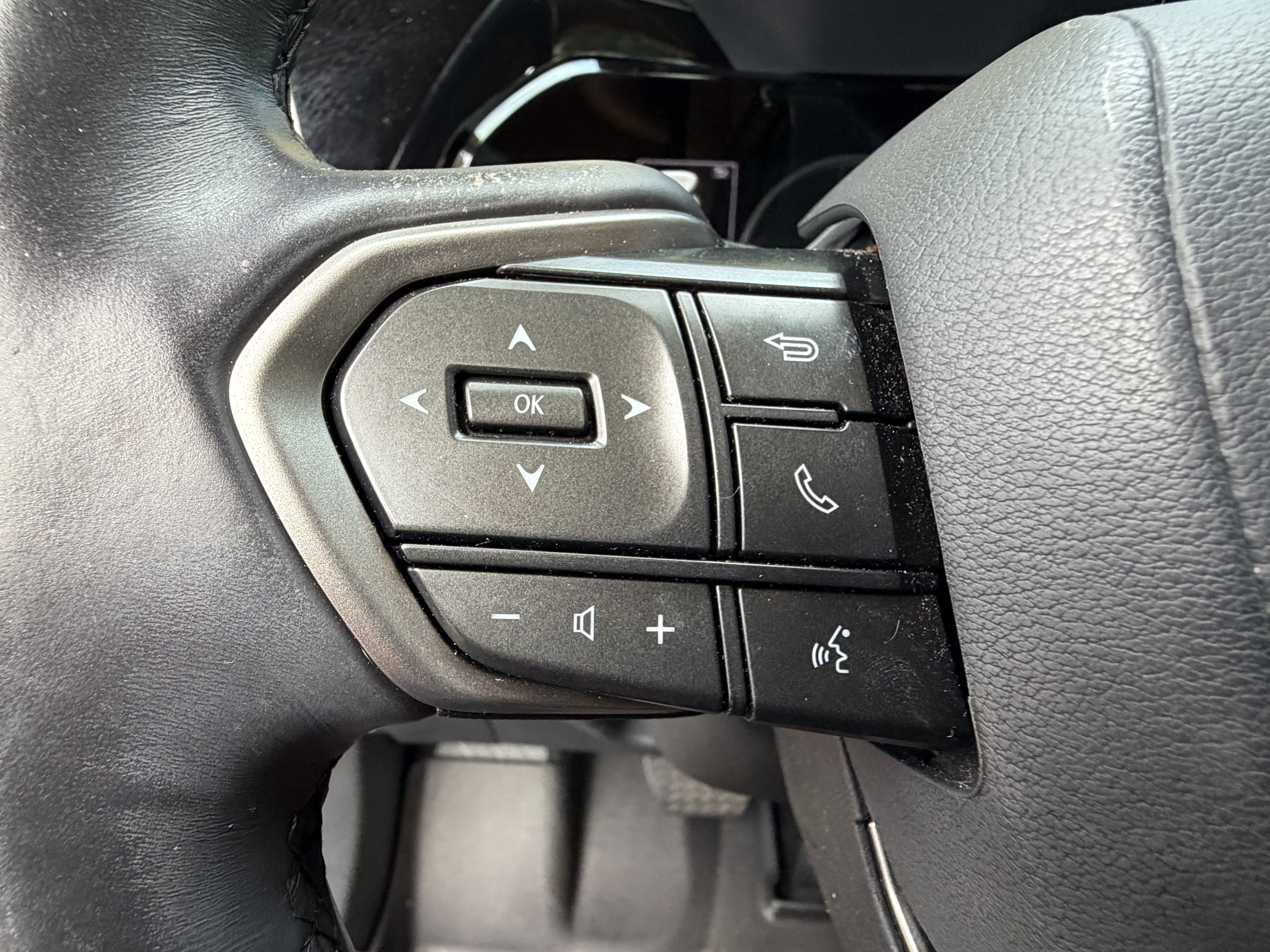 Certified 2025 Lexus NX 250 FWD w/ Premium Package image 18
