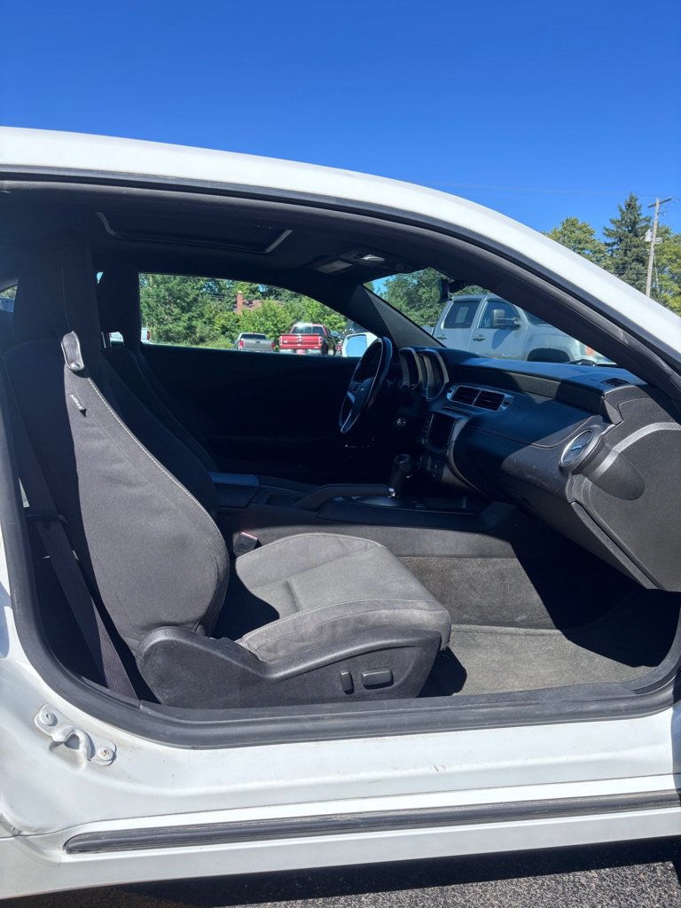 Used 2015 Chevrolet Camaro LT RWD image 11