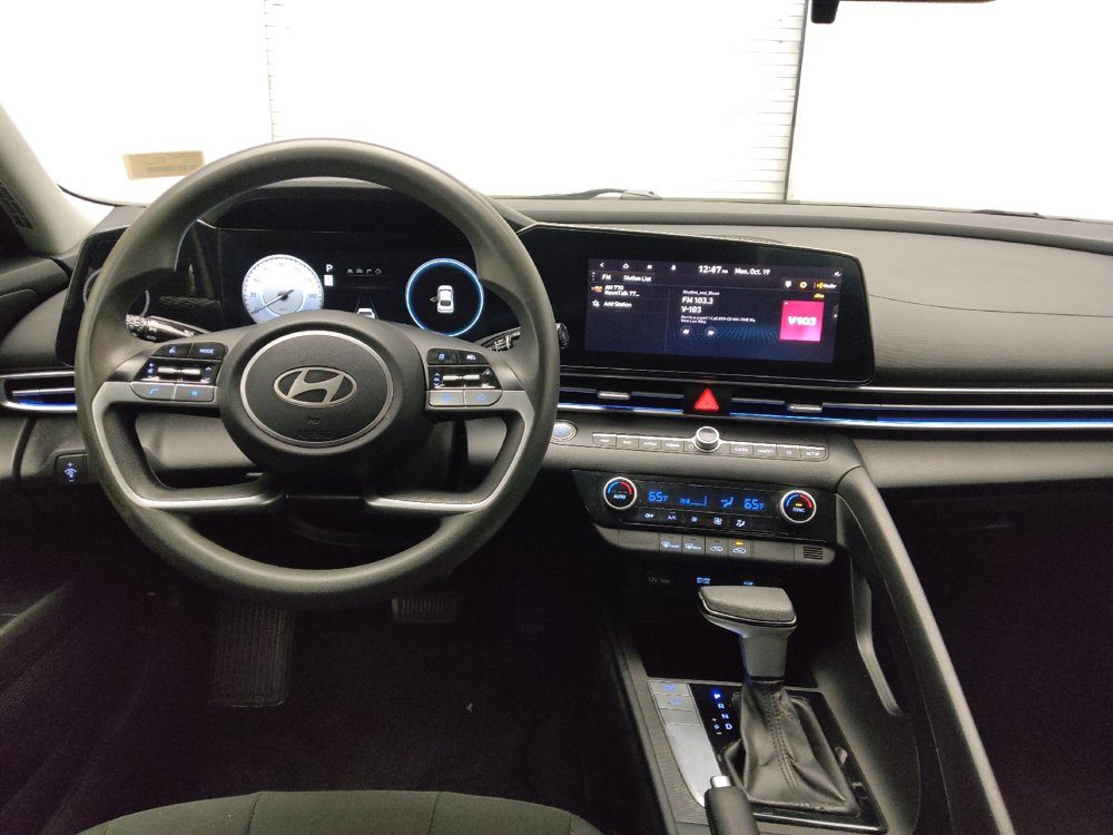 Used 2024 Hyundai Elantra SEL FWD image 22