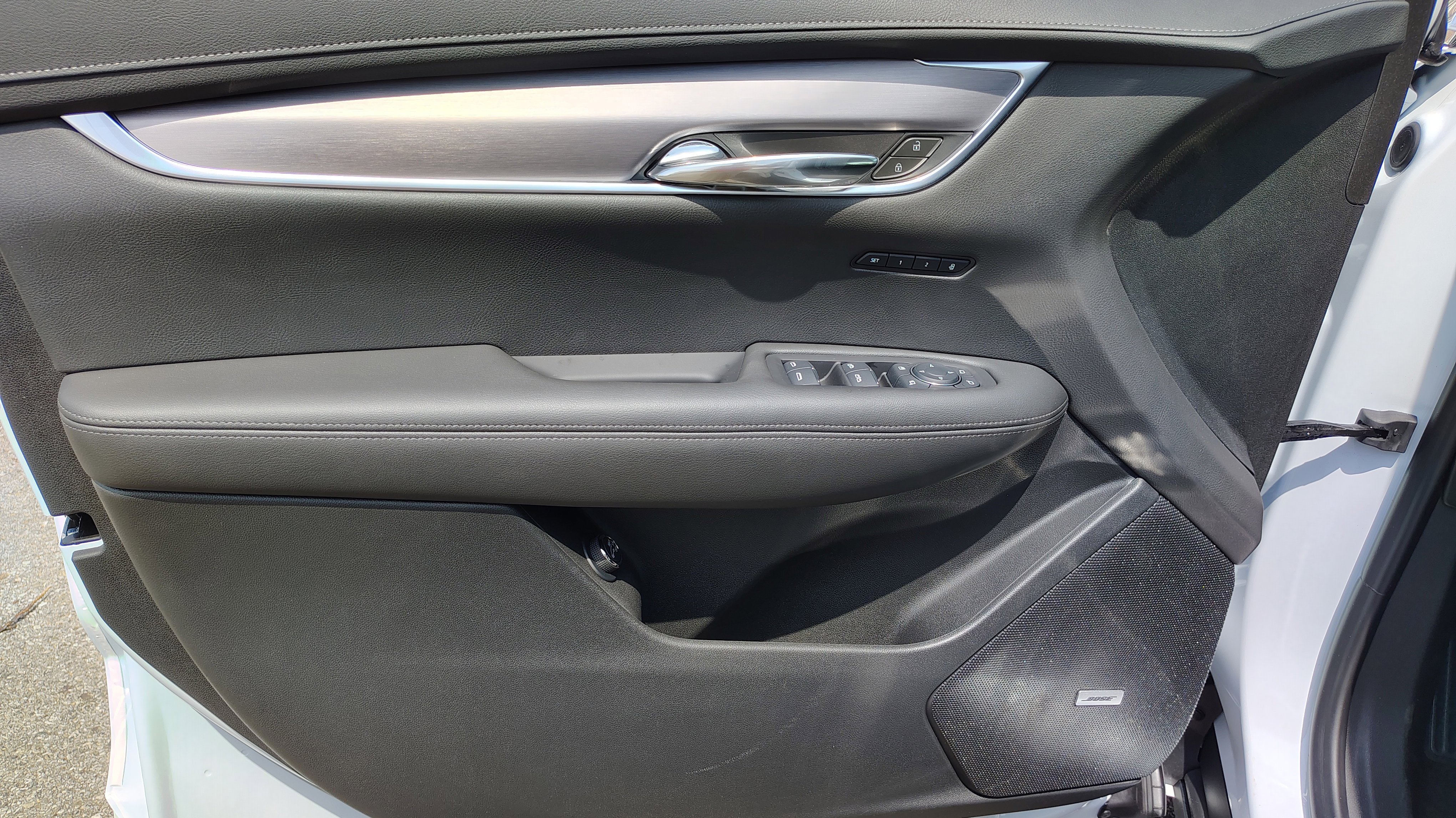 New 2025 Cadillac XT6 Luxury w/ LPO, Premium Carpet Package image 11