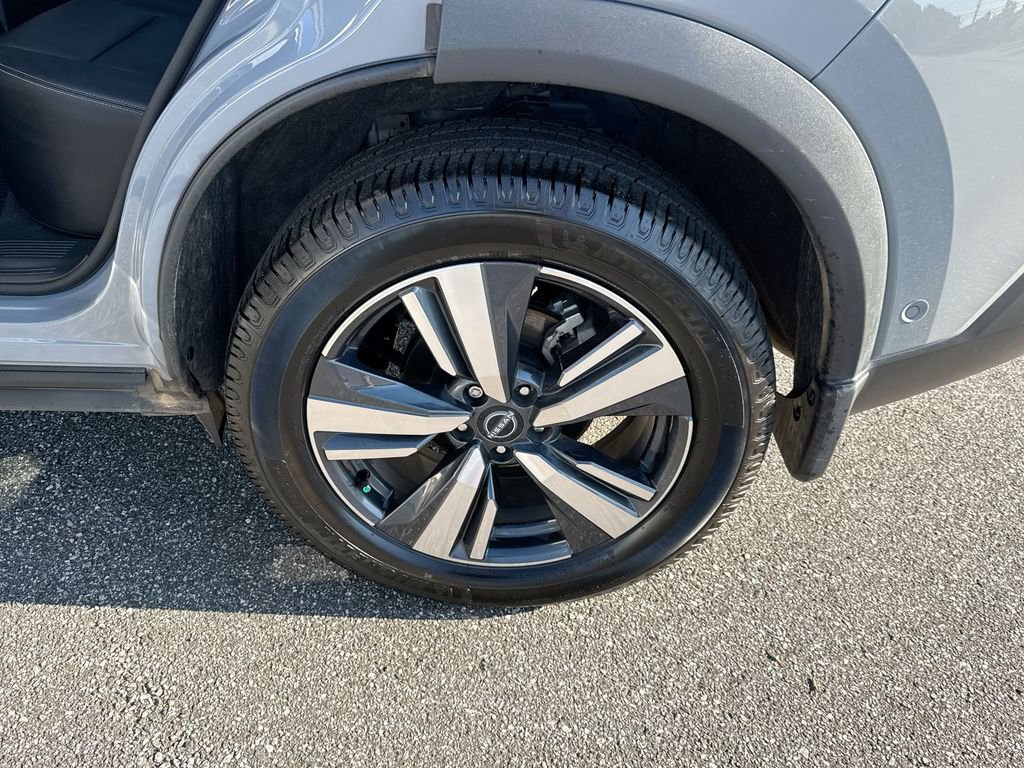 Used 2023 Nissan Rogue SL w/ SL Premium Package image 8