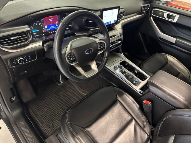 Used 2022 Ford Explorer XLT w/ Equipment Group 202A AWD/4WD image 50