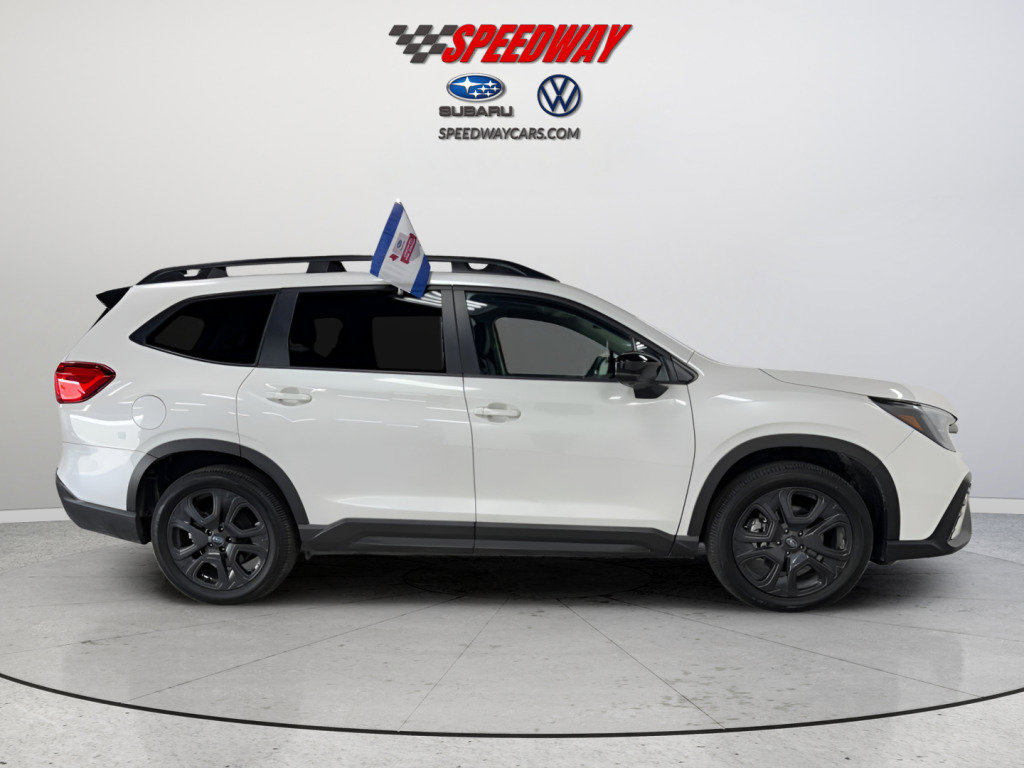 Used 2025 Subaru Ascent Bronze Edition image 8