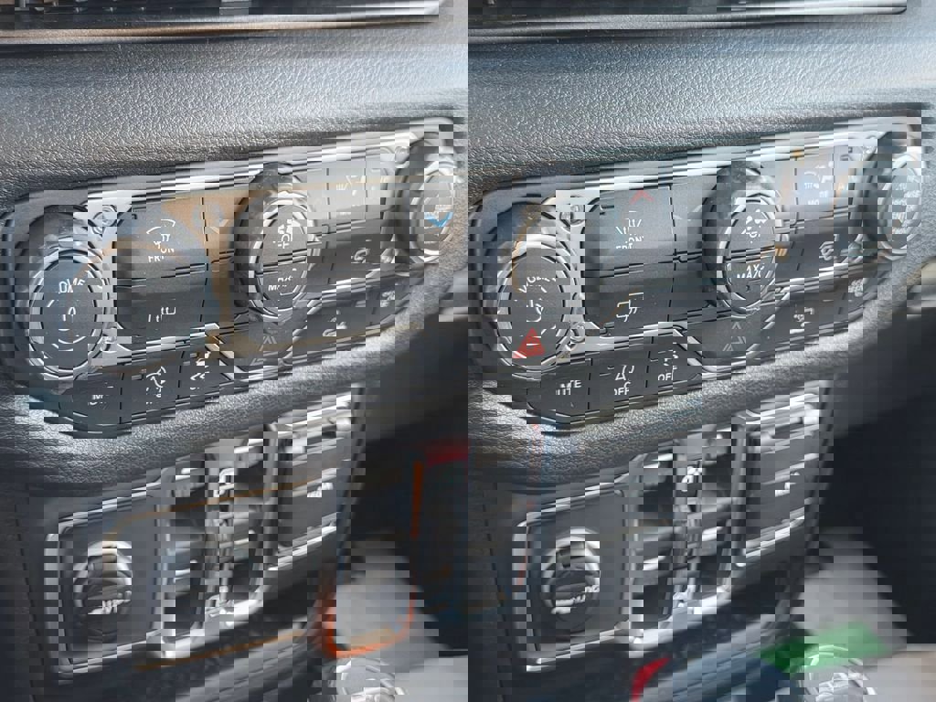 New 2026 Jeep Gladiator Sport image 18